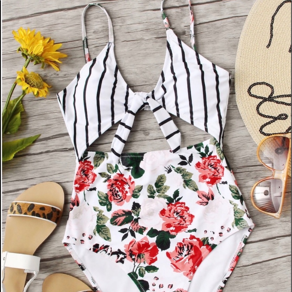 🎉HP🎉FLORAL TANKINI